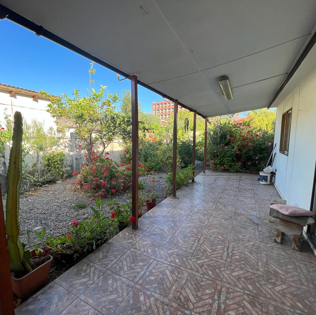 AMPLIA CASA - CALLE VAN BUREN.-